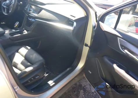 2018 Cadillac Xt5 Premium Luxury z USA, uszkodzony, nr VIN 1GYKNERS2JZ126623